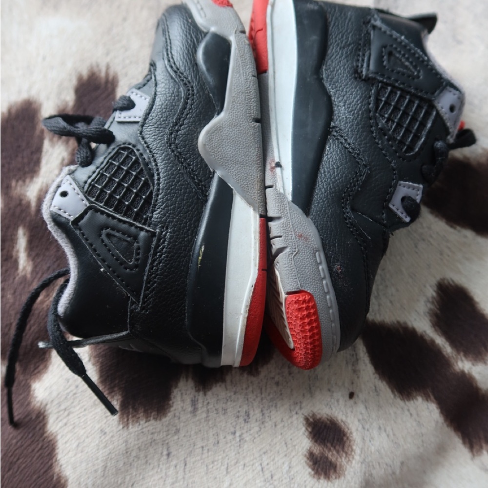 Jordan Kids Sneakers in Black and Red